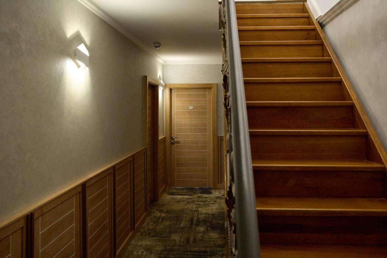 Hotel Eden ริมนิคูซารัต ภายนอก รูปภาพ