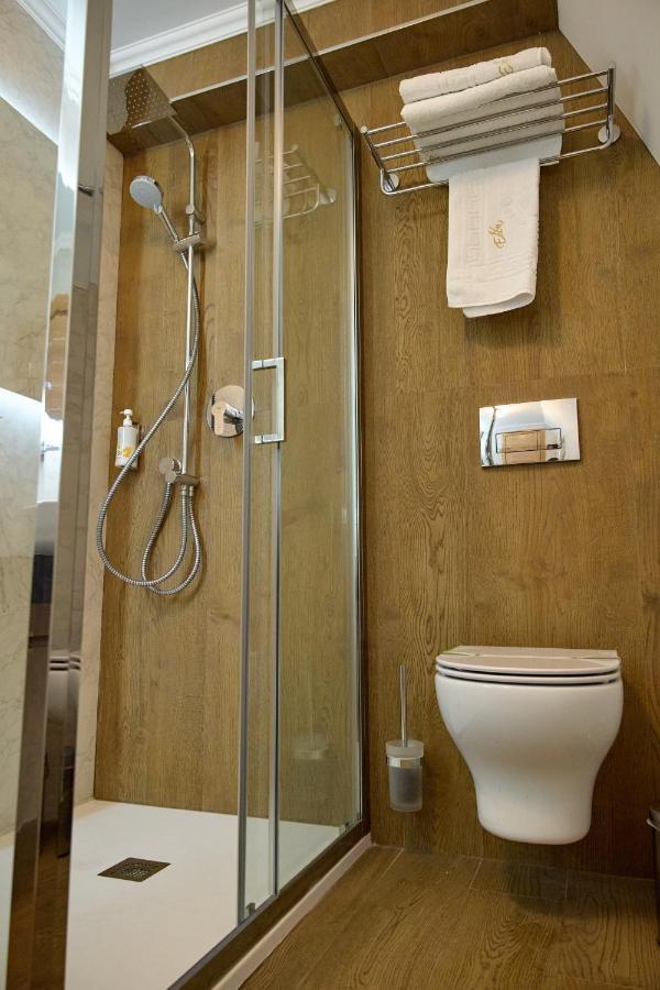 Hotel Eden ริมนิคูซารัต ภายนอก รูปภาพ
