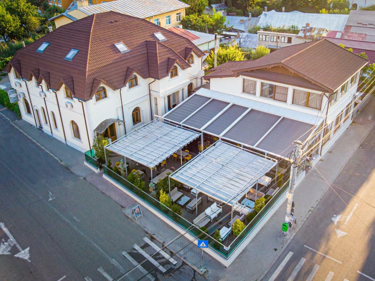 Hotel Eden ริมนิคูซารัต ภายนอก รูปภาพ